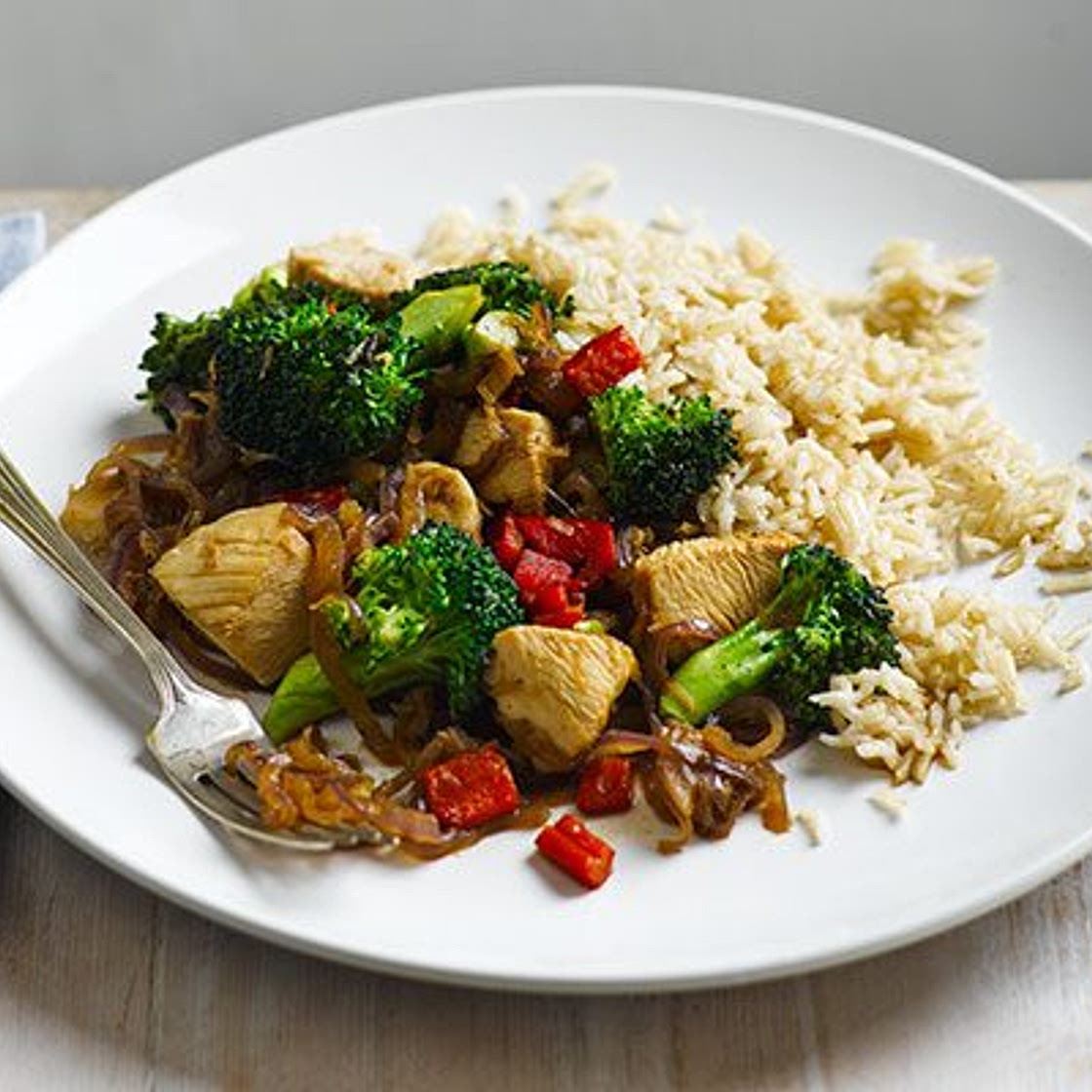 Stir-fried chicken with broccoli & brown rice