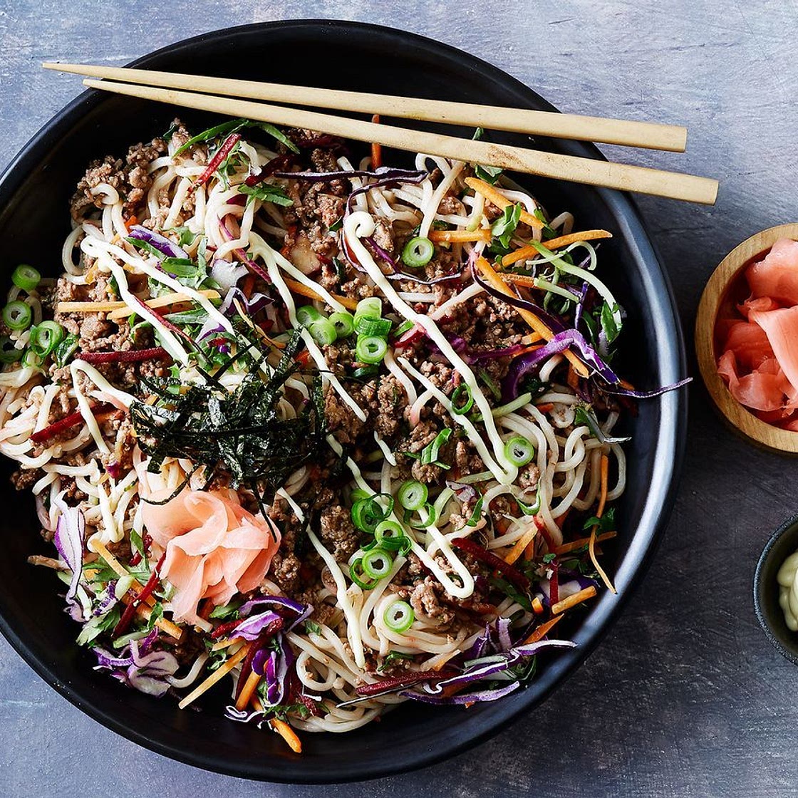 Quick beef mince yakisoba
