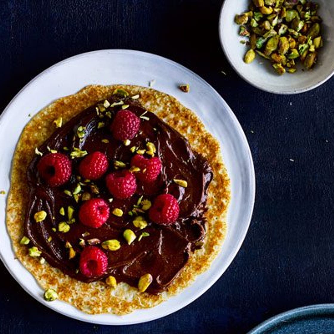 Chocolate, raspberry & pistachio pancake topping