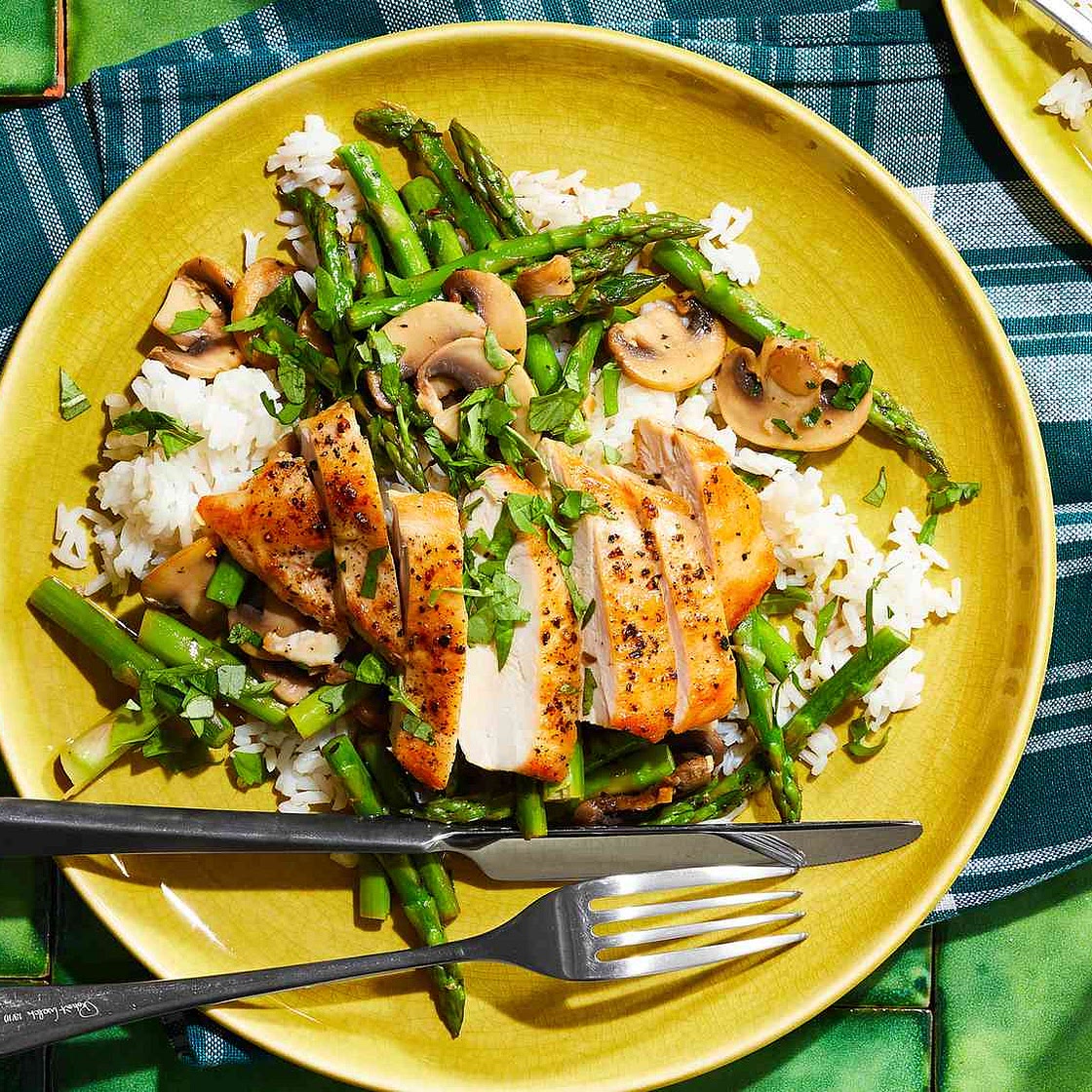 Chicken, Asparagus, and Mushroom Skillet