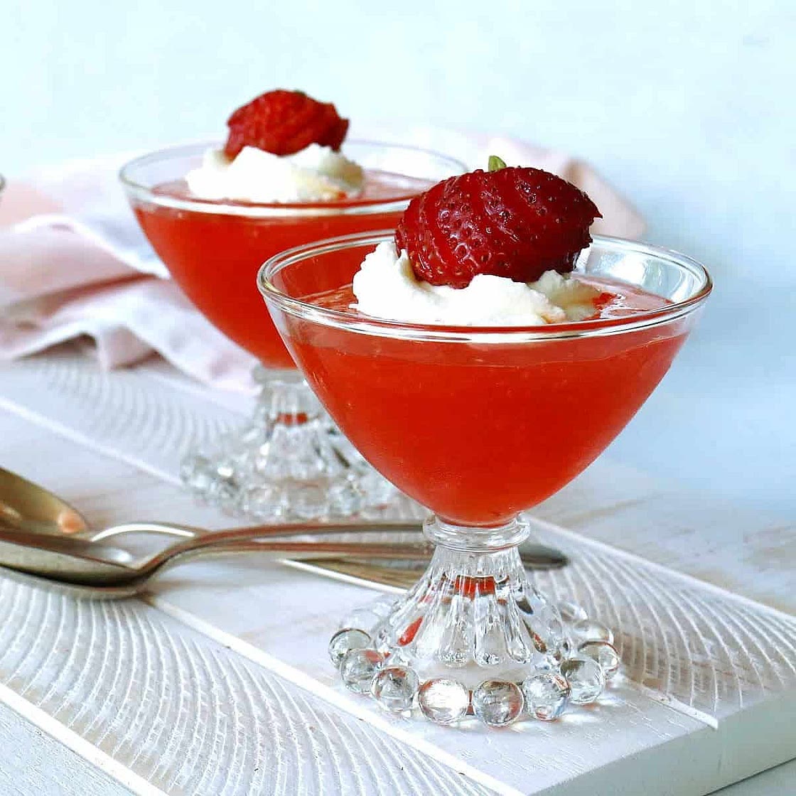 Strawberry Gelee With Chardonnay