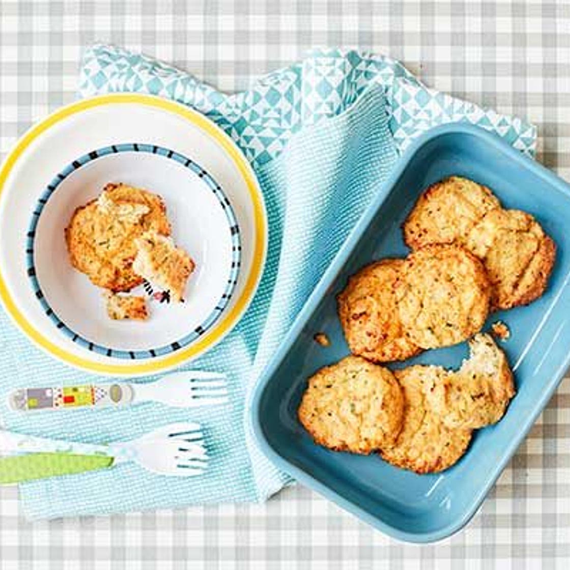 Toddler recipe: Cauliflower cheese cakes