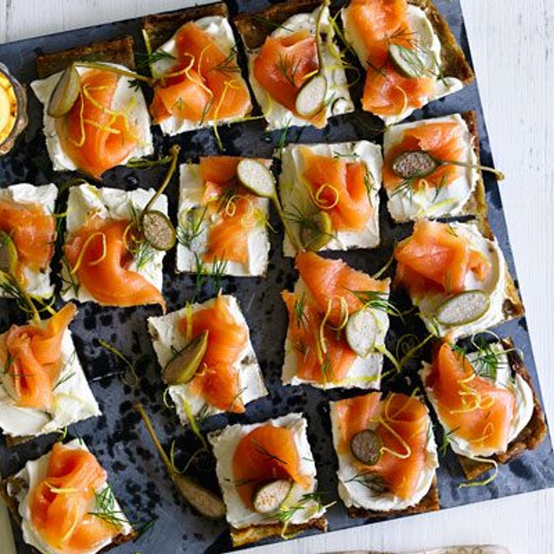 Potato cakes with smoked salmon & cream cheese
