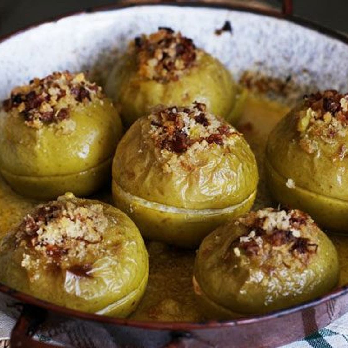Roast apples with cinnamon sugar