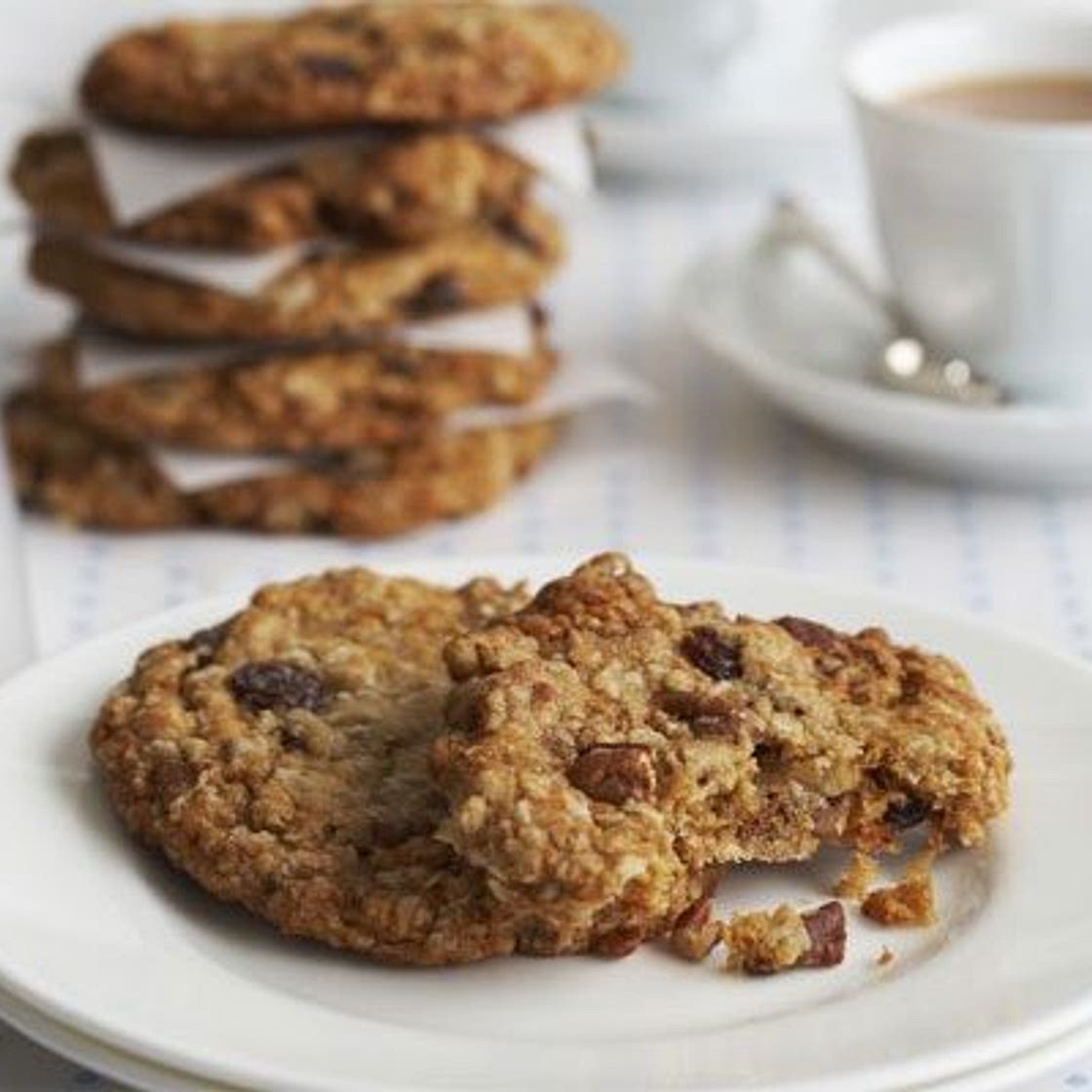 Maple, pecan & raisin oaty cookies
