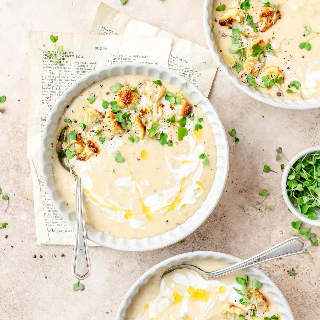 Roasted Garlic Cauliflower Soup