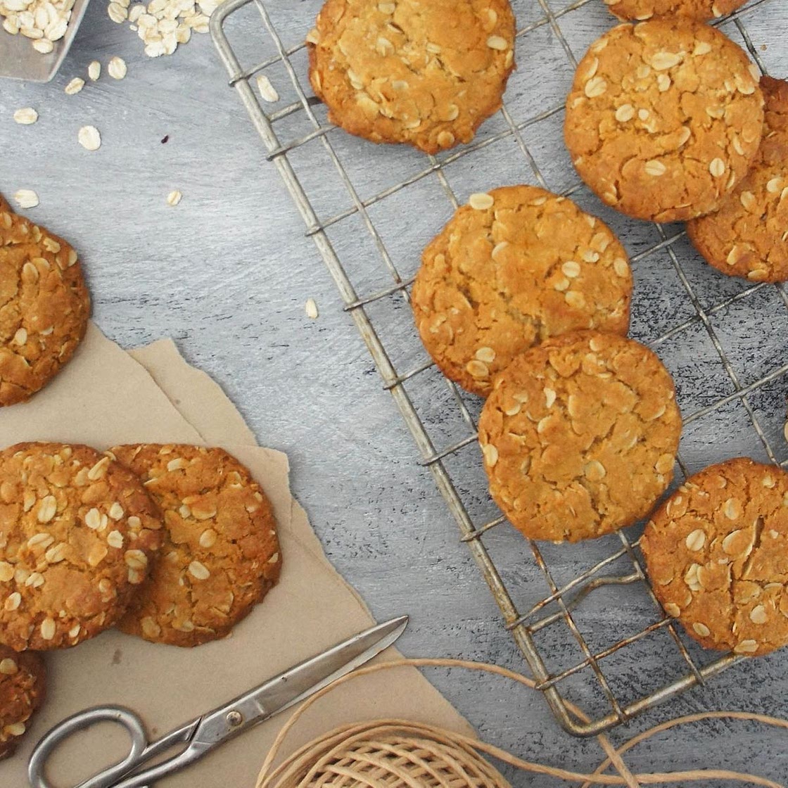 Quick and easy ANZAC biscuits recipe