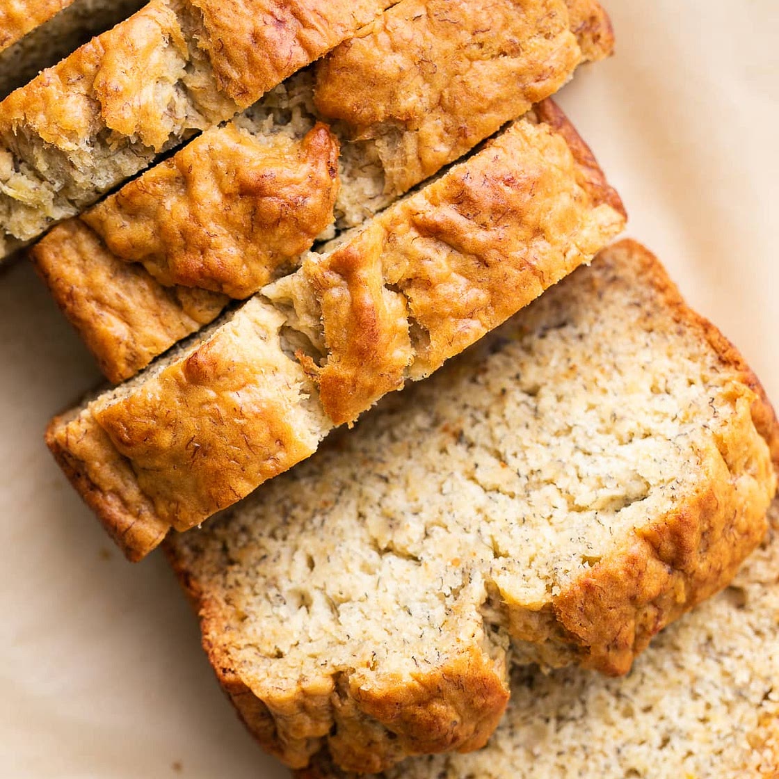 VEGAN BANANA BREAD (HEALTHY + EASY)