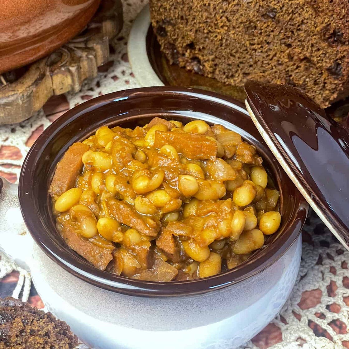 Vegan Boston Baked Beans