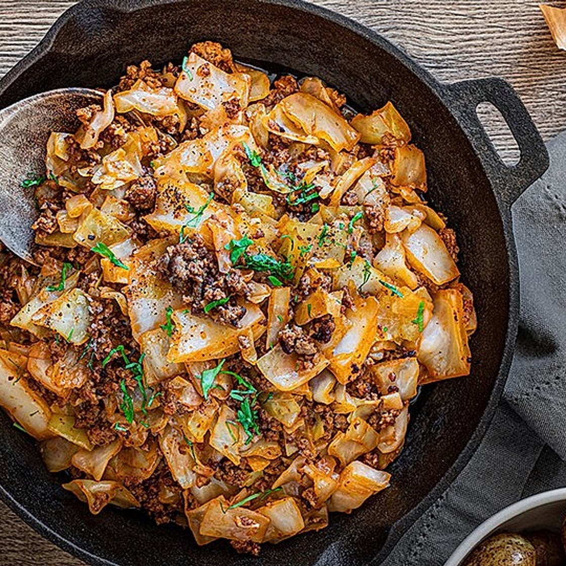 Kohl geschmort mit Hackfleisch