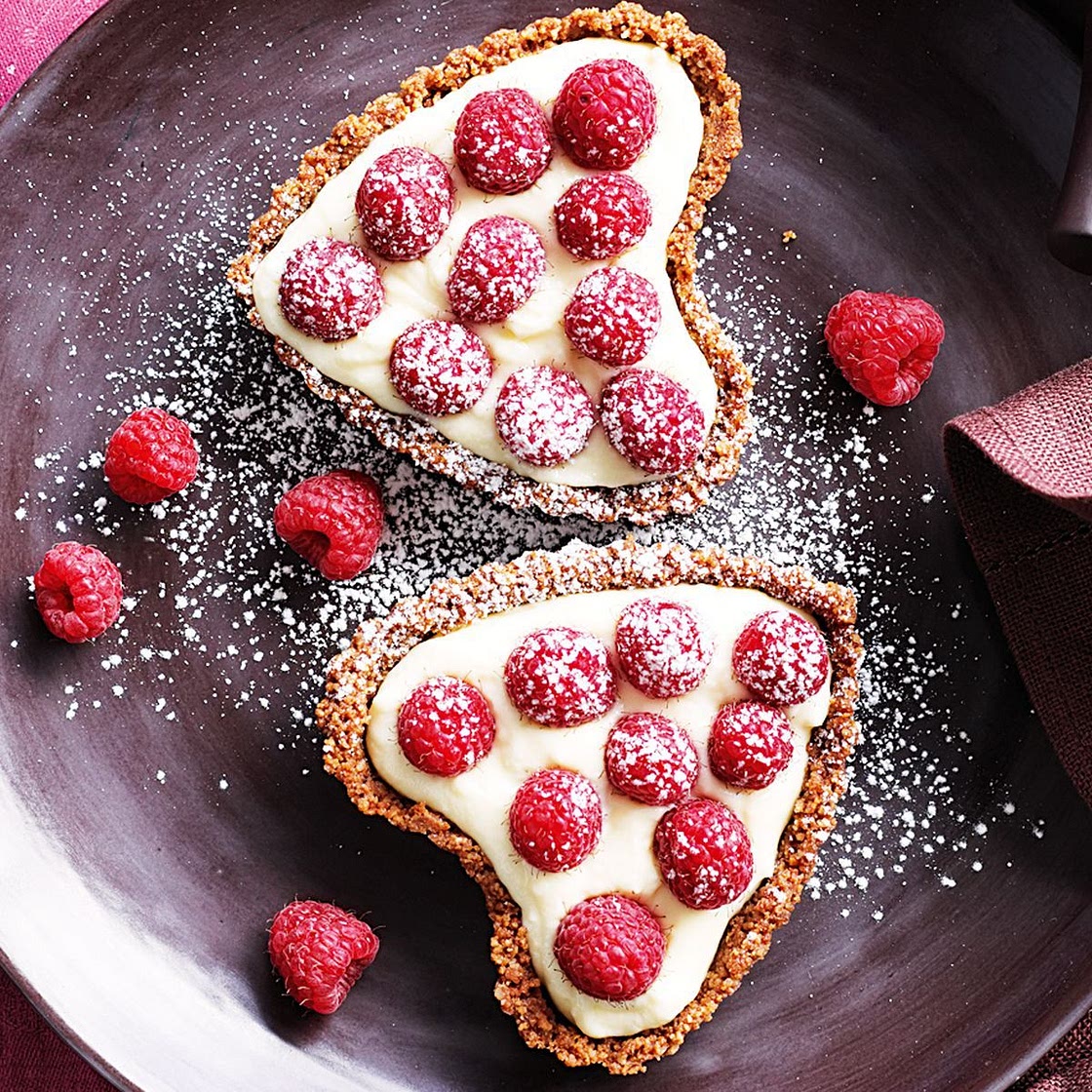 White chocolate cream heart tarts