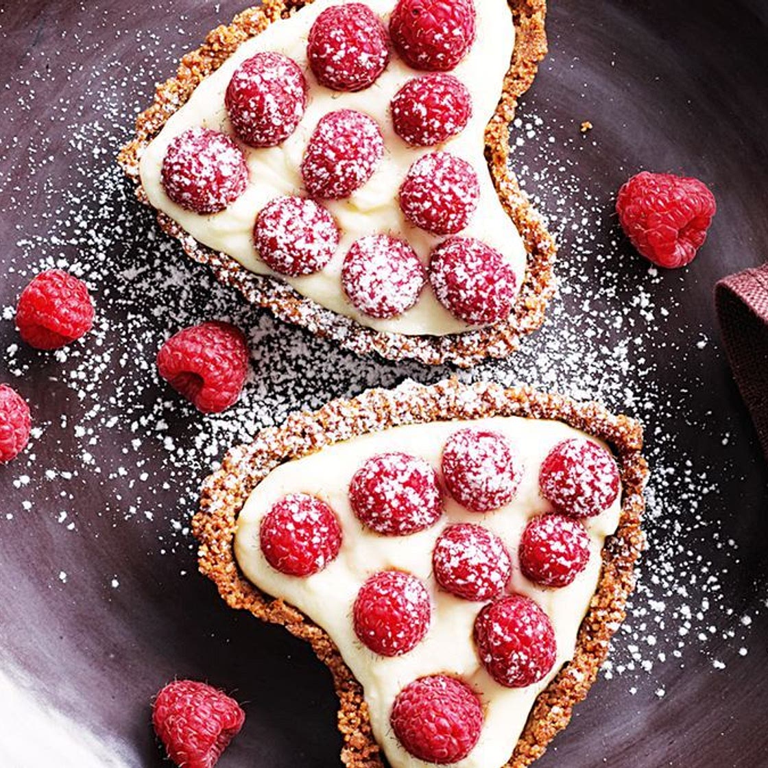 White chocolate cream heart tarts