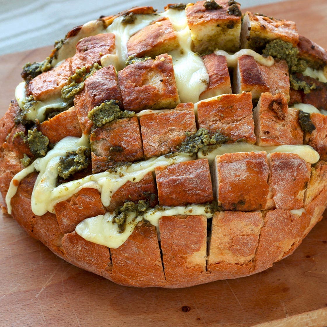Pain hérisson à effeuiller au pesto et au Cantal