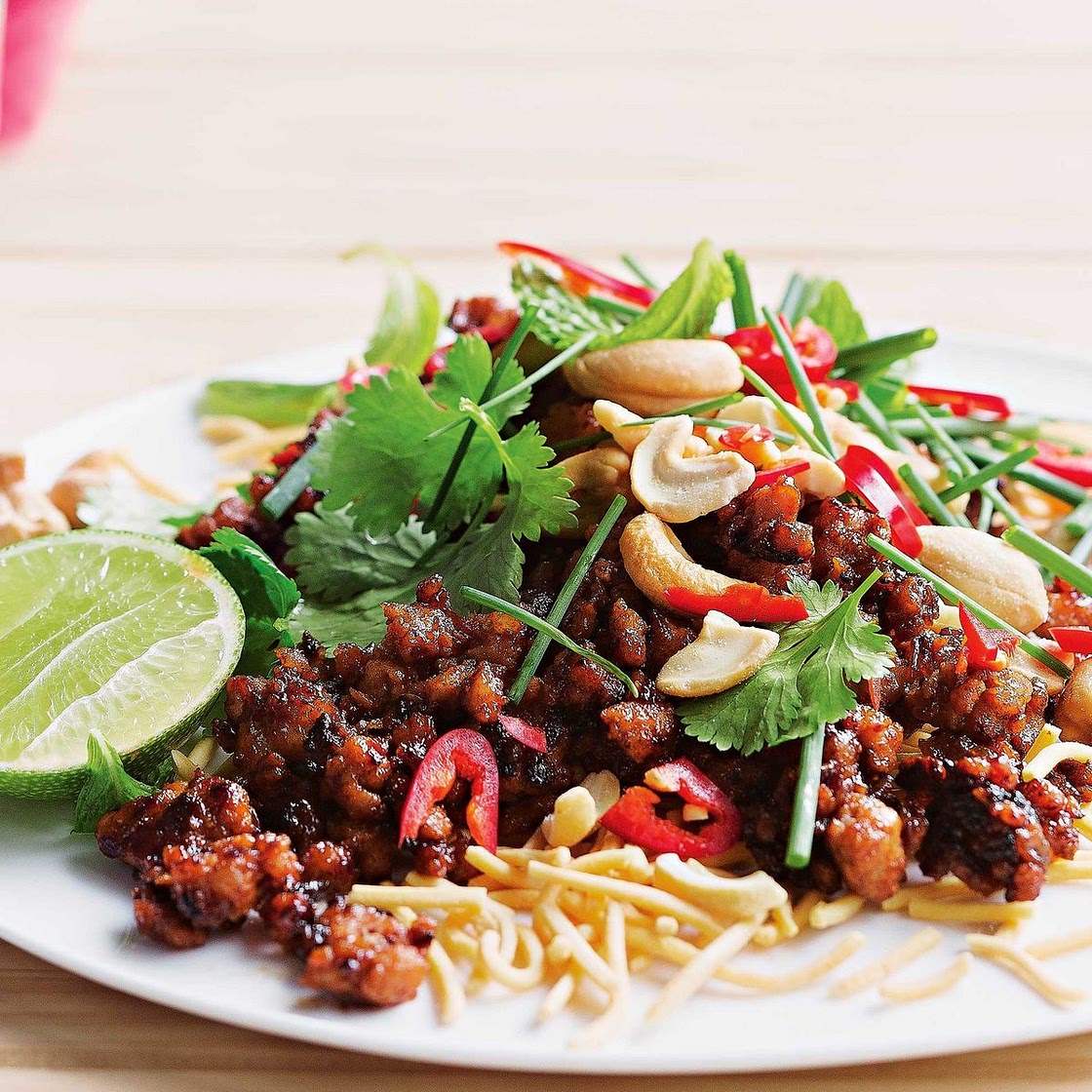 Sticky pork and crispy noodle salad
