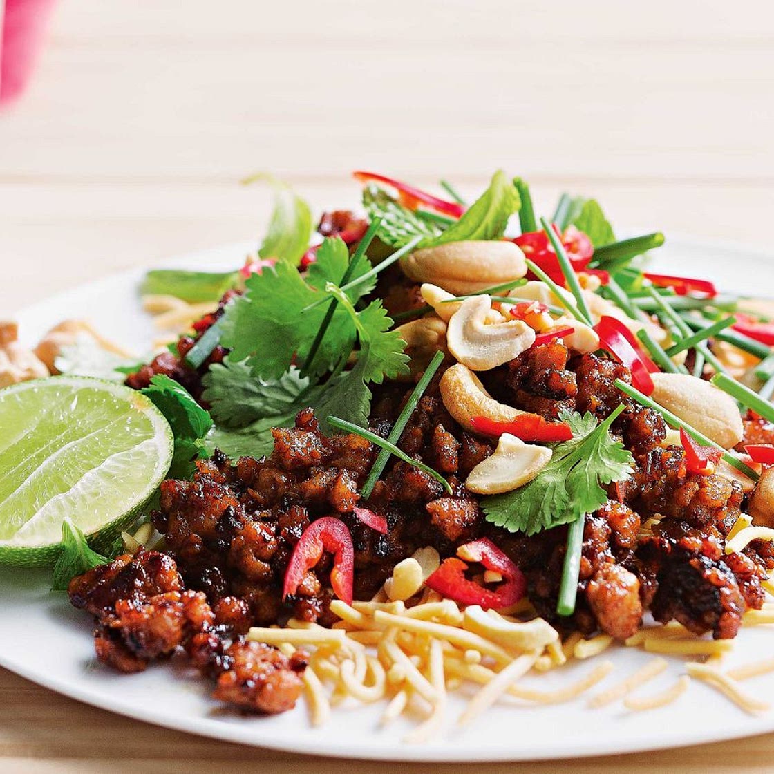 Sticky pork and crispy noodle salad