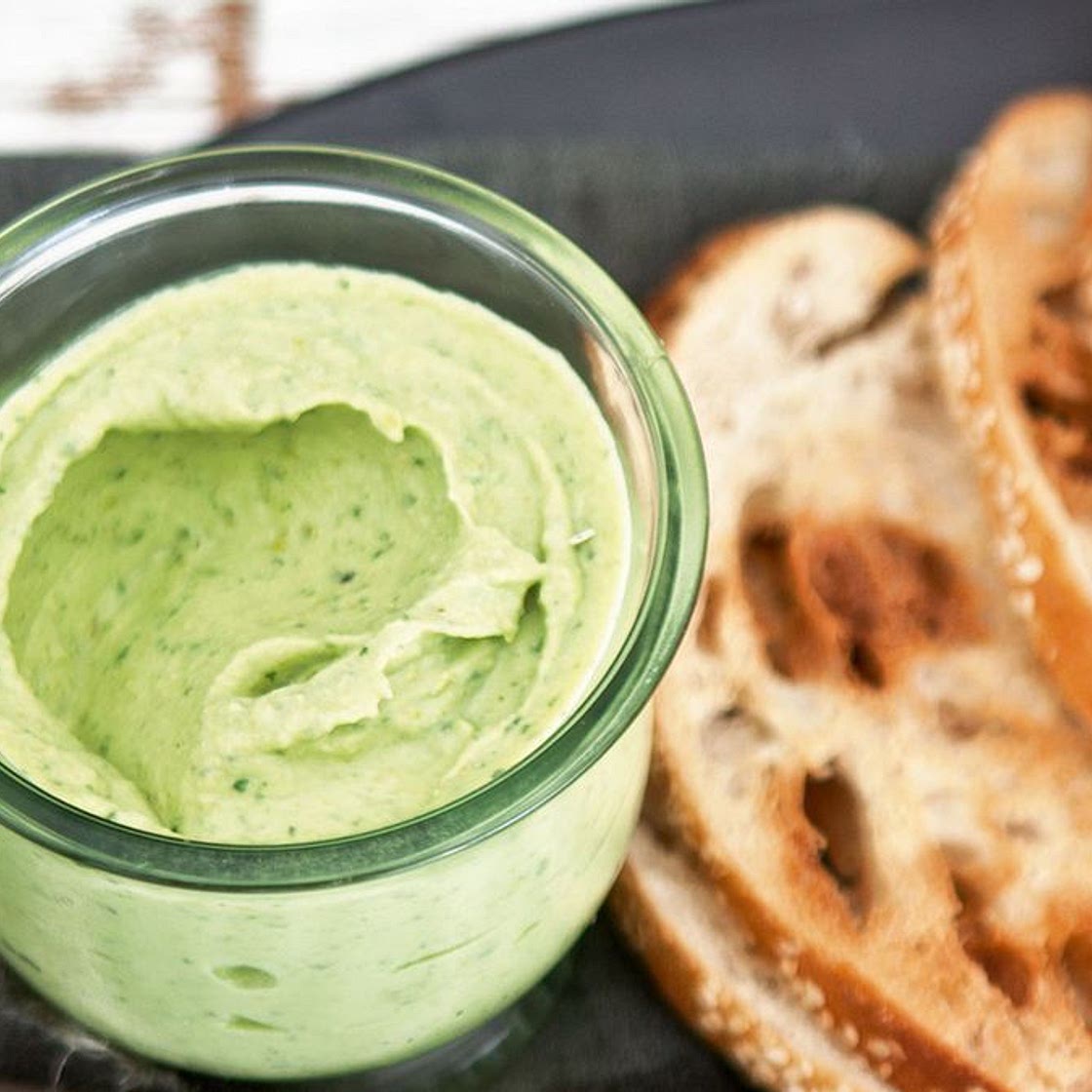 Spicy broad bean, pea and goat's cheese pâté