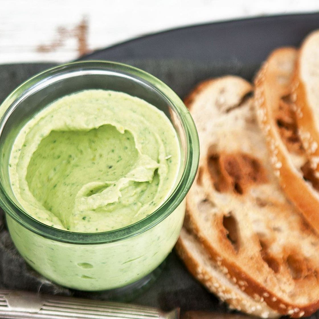 Spicy broad bean, pea and goat's cheese pâté