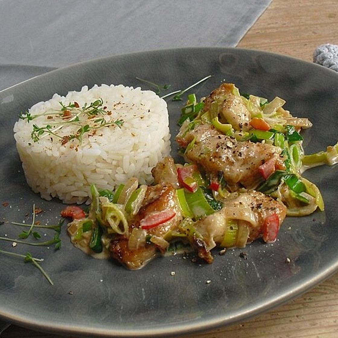 Hähnchen-Porree-Wok mit Geheimzutat