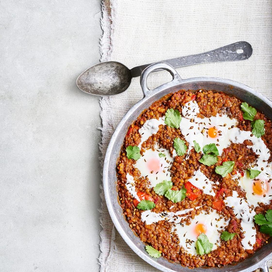 Sweet and sour lentil shakshuka