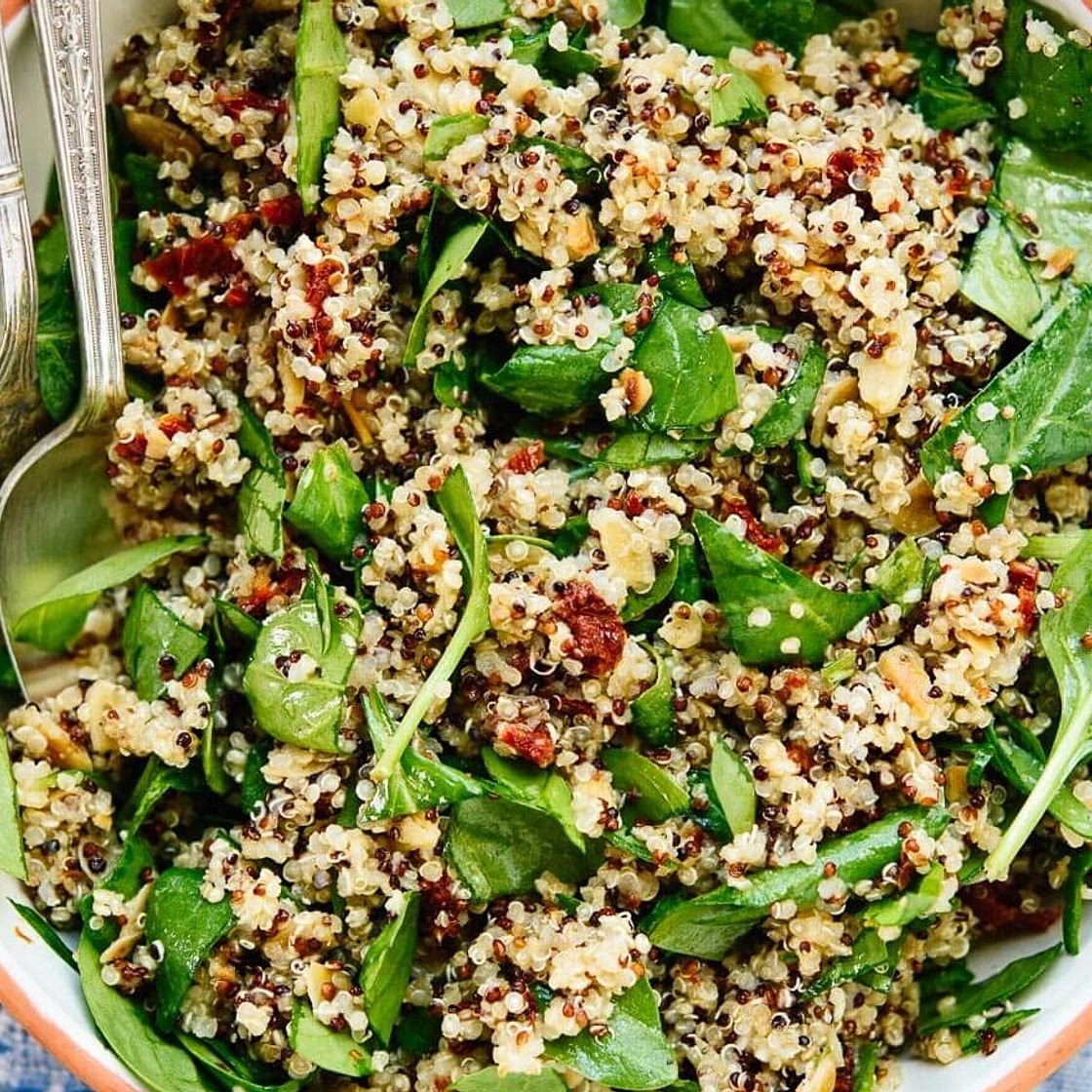 Sun-Dried Tomato, Spinach and Quinoa Salad