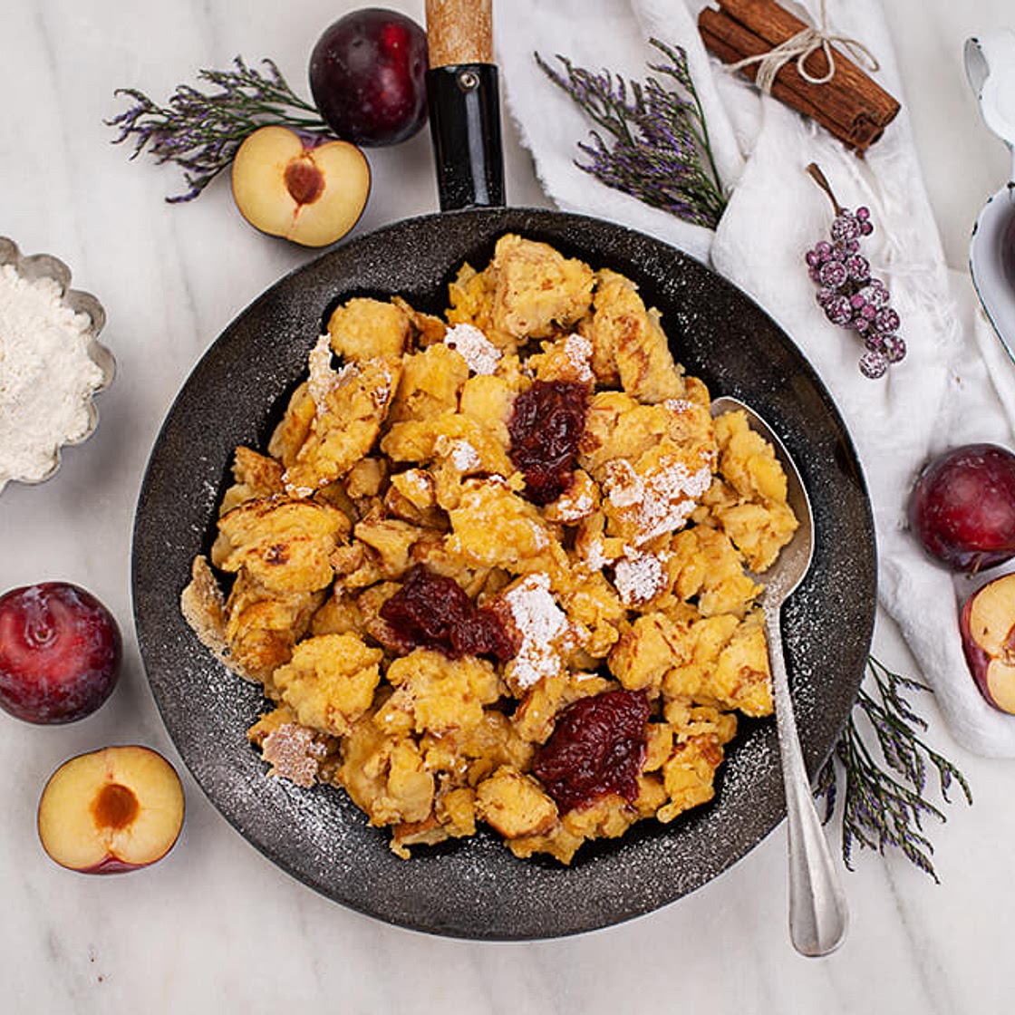 Kaiserschmarren mit Zwetschgenröster