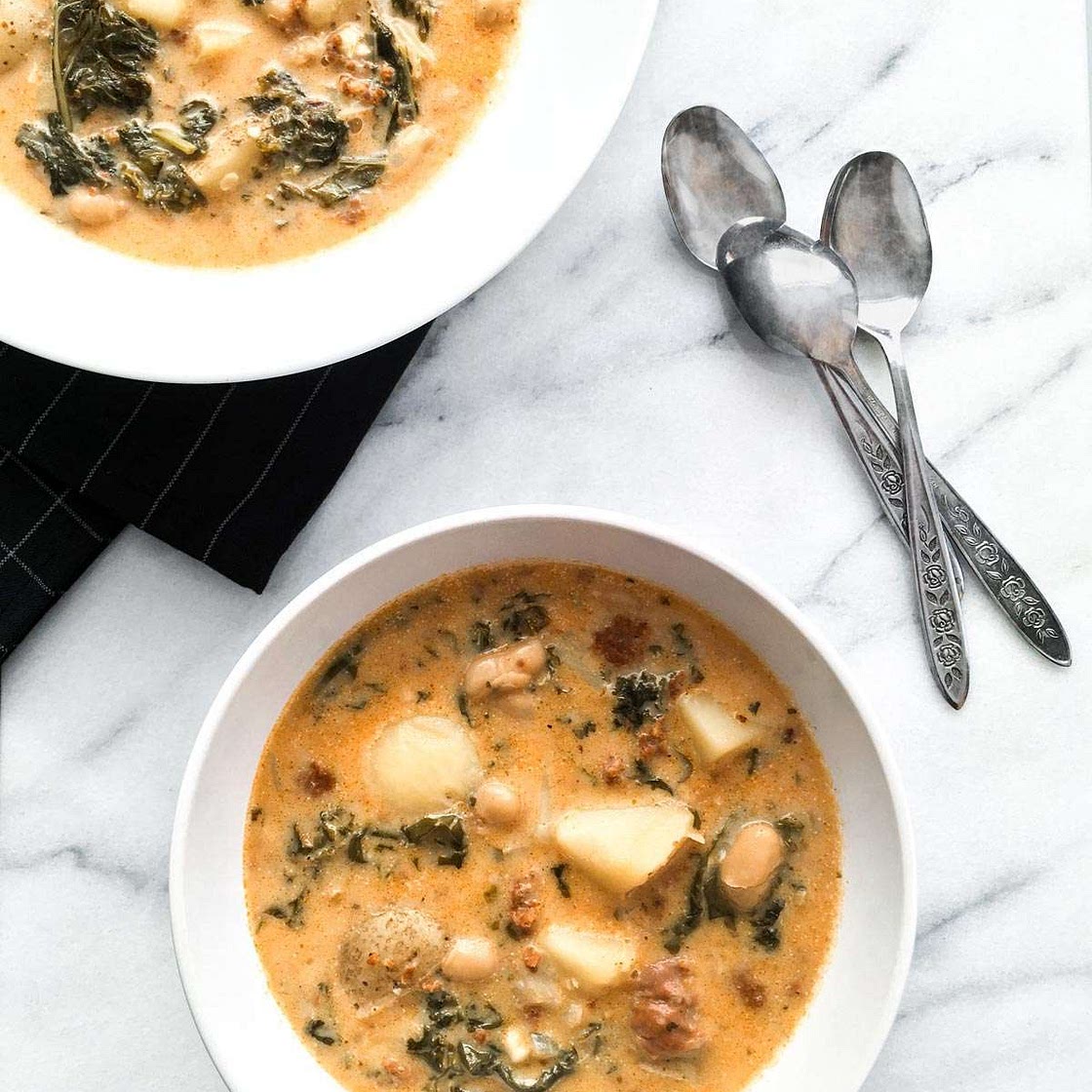 Soupe toscane aux saucisses italiennes, kale et haricots blancs