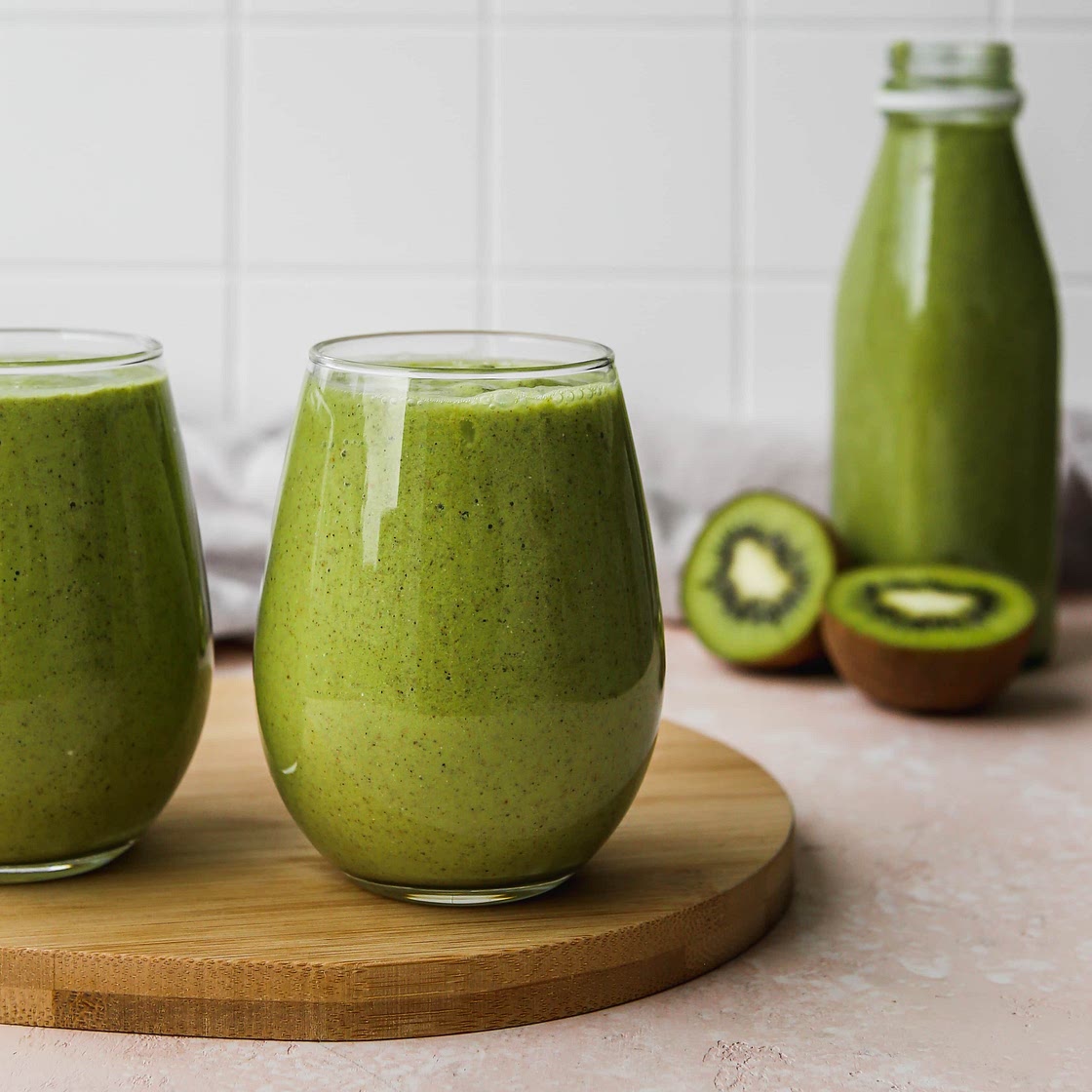Healthy Kiwi Smoothie With Greek Yogurt