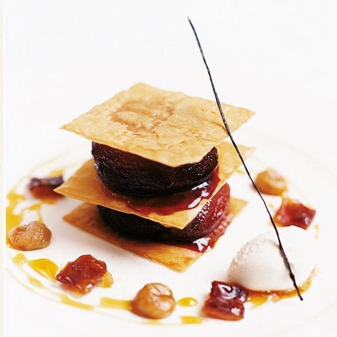 Caramelised apple with filo crisps and date and apple purée