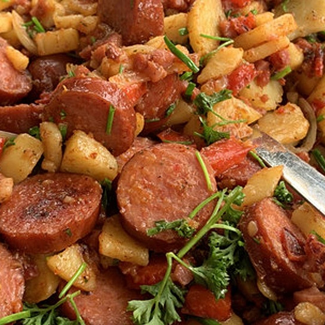 Bunte Kartoffel-Cabanossi-Pfanne mit Paprika