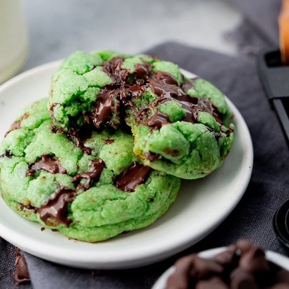 Green Mint Chocolate Chip Cookies