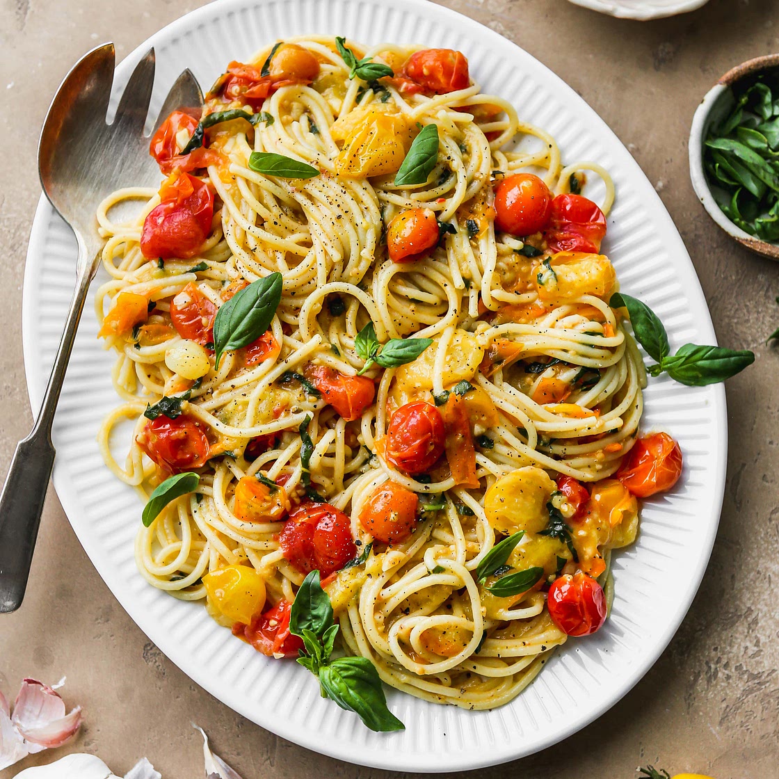 Summer Fresh Cherry Tomato Pasta Sauce (4-Ingredients!)