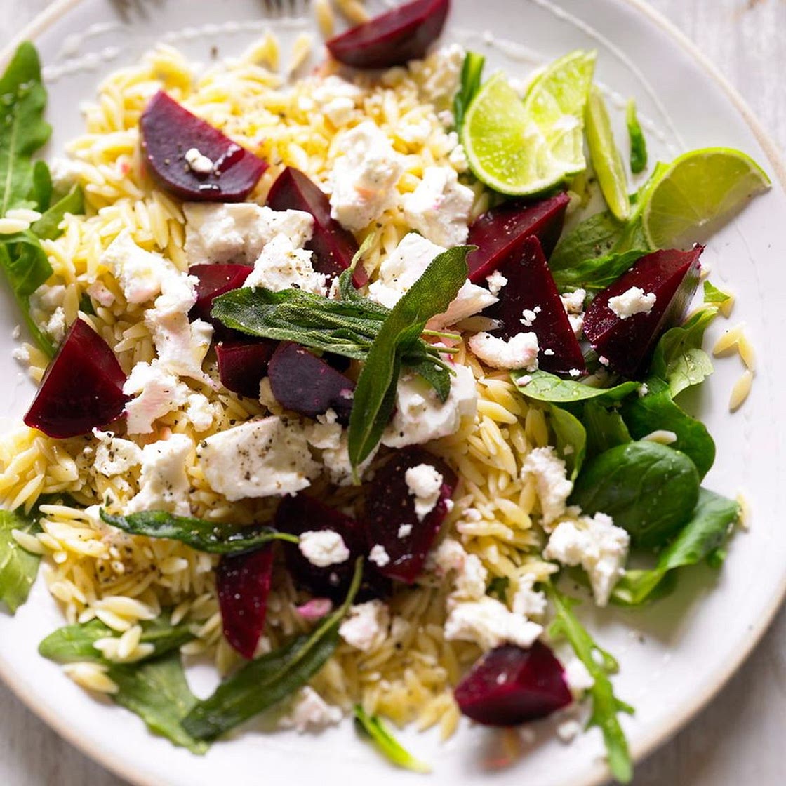 Nudelsalat mit Roter Bete
