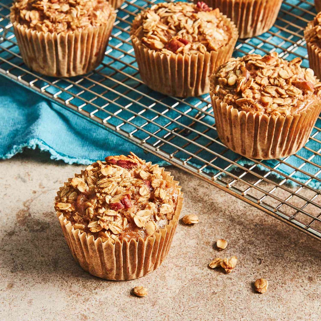 Baked Banana-Nut Oatmeal Cups