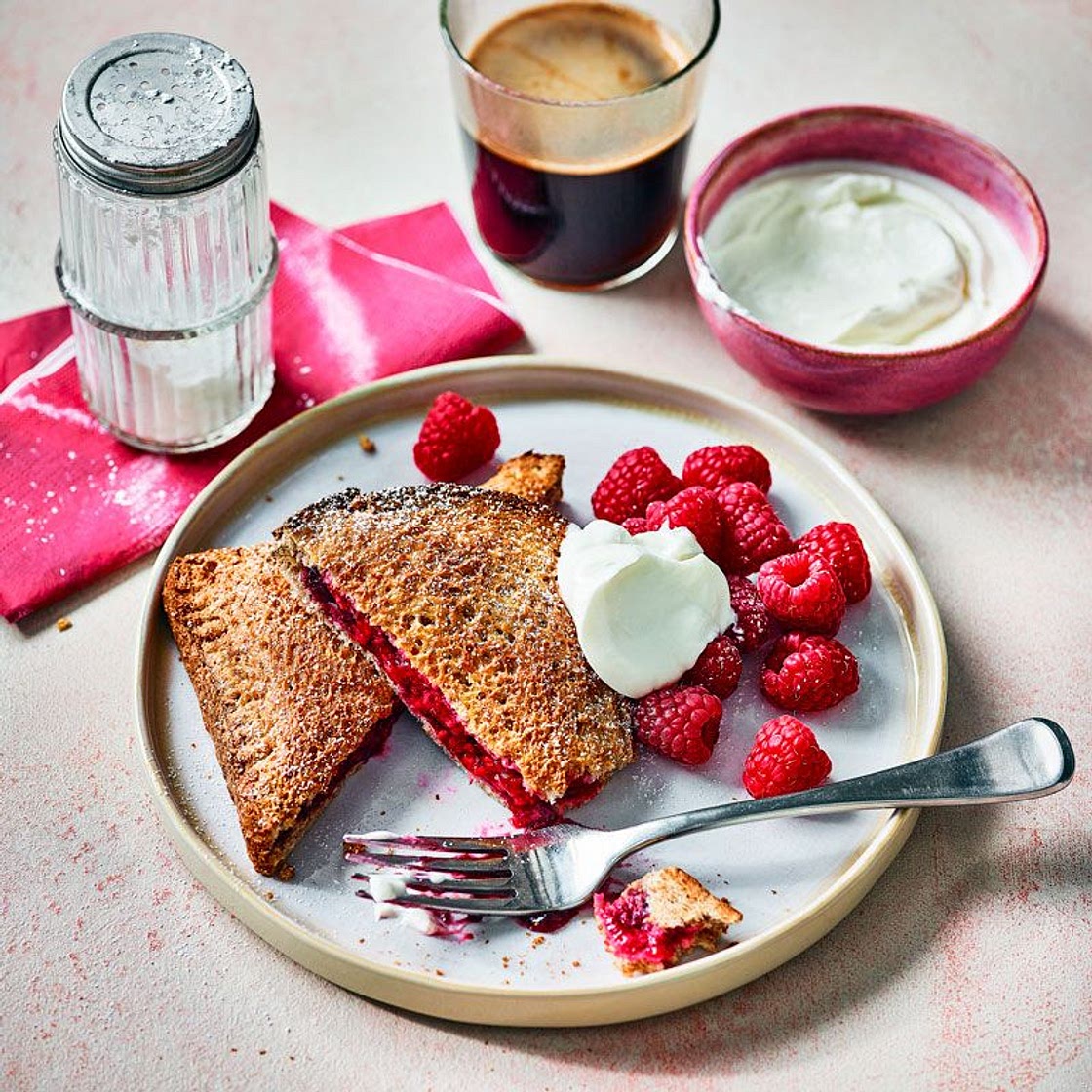 Air fryer berry pop tart