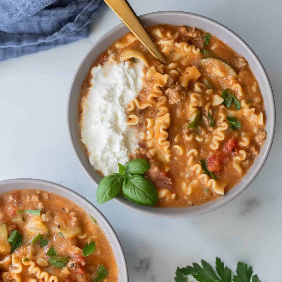 Creamy Lasagna Soup (Veggie Packed!)