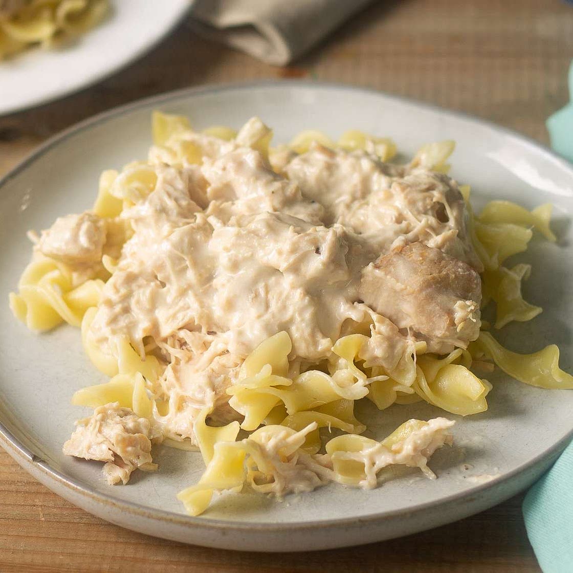 Slow Cooker Chicken Stroganoff