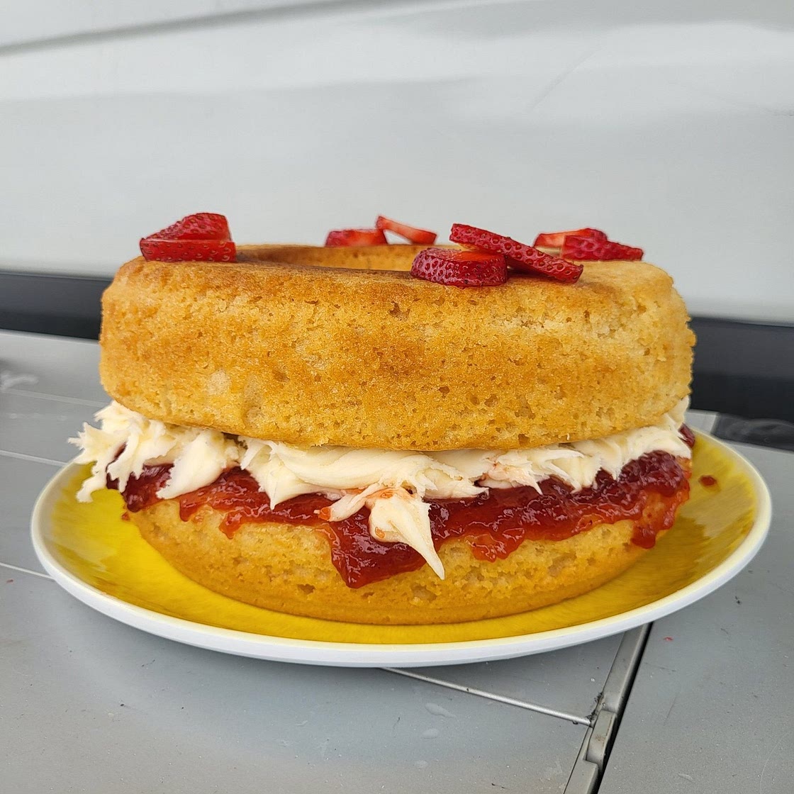 Omnia vegan Victoria sponge