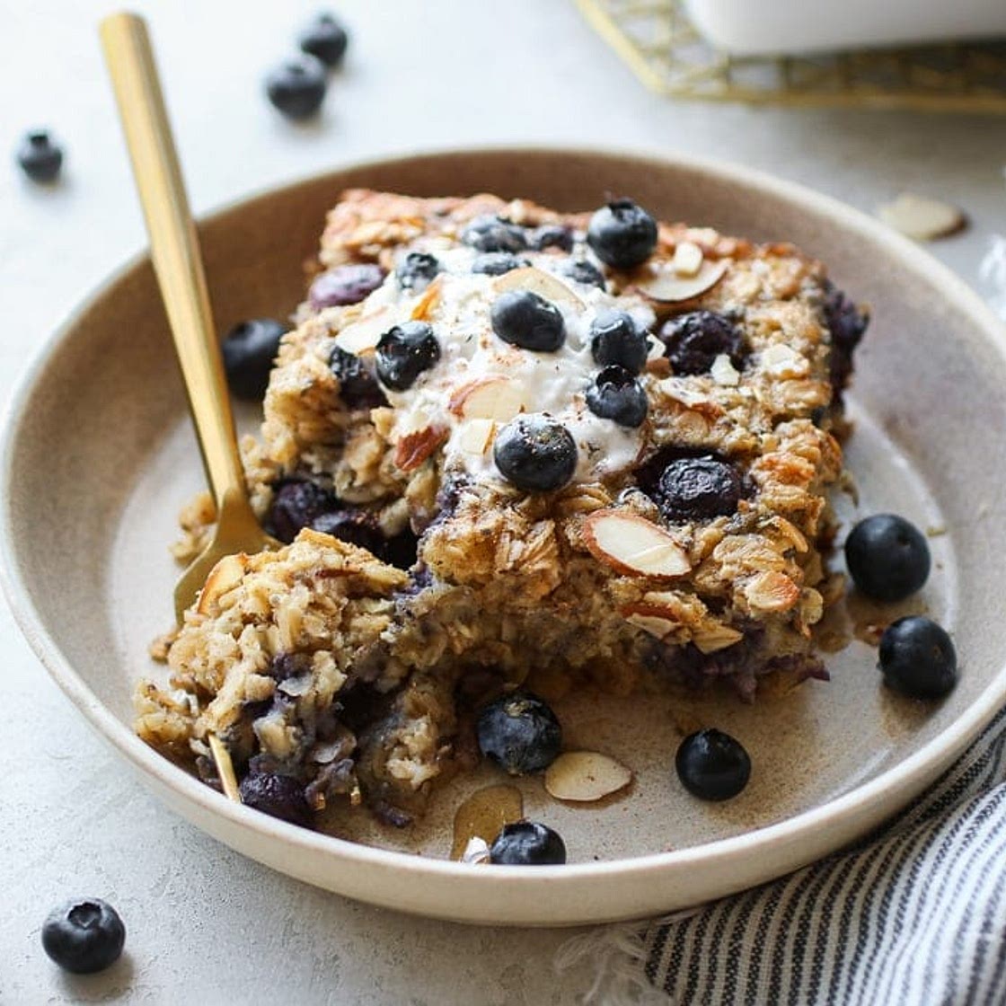 Healthy Blueberry Baked Oatmeal (Gluten-free)