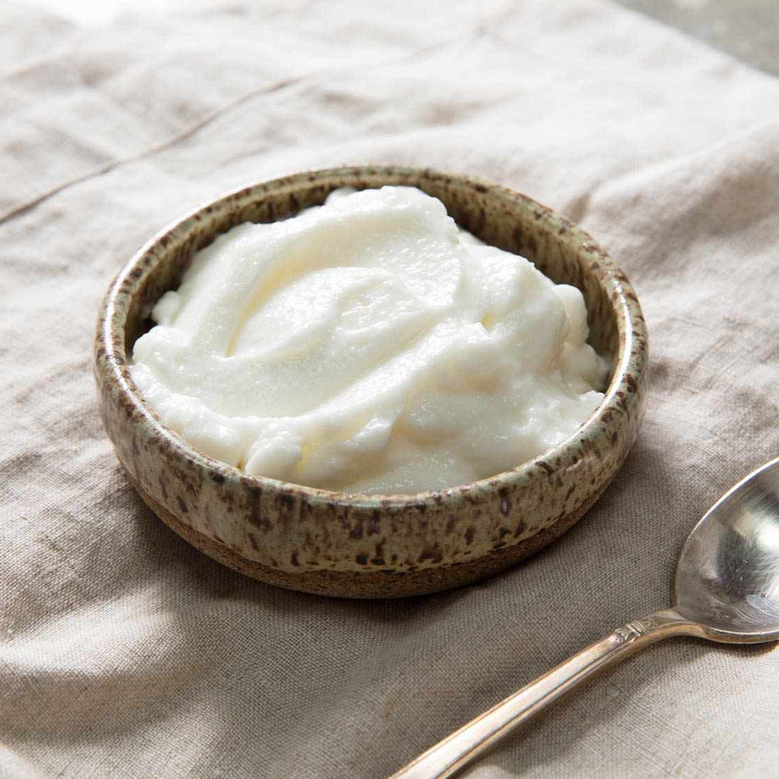 Traditional Toum (Lebanese Garlic Sauce)