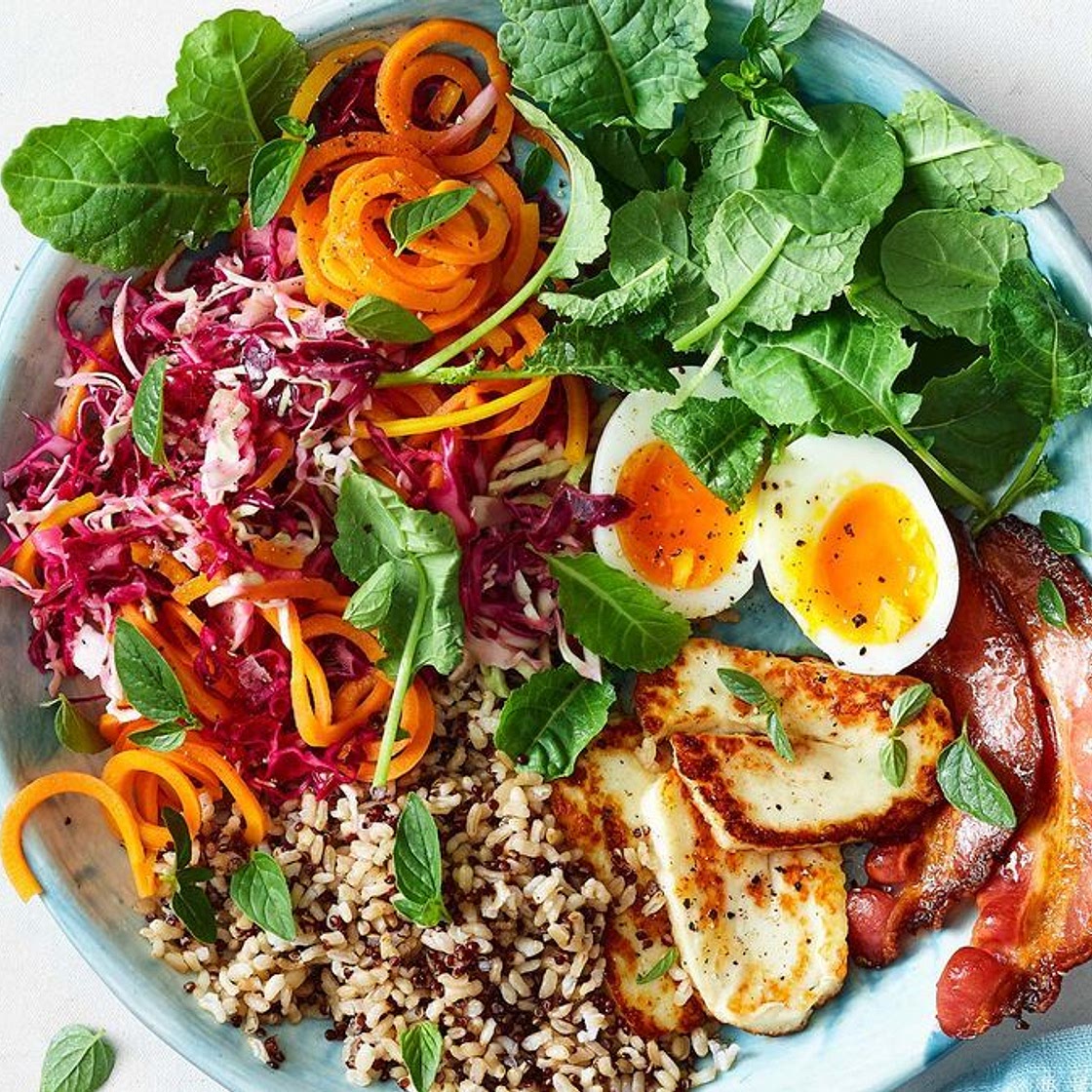 Bacon and haloumi breakfast salad