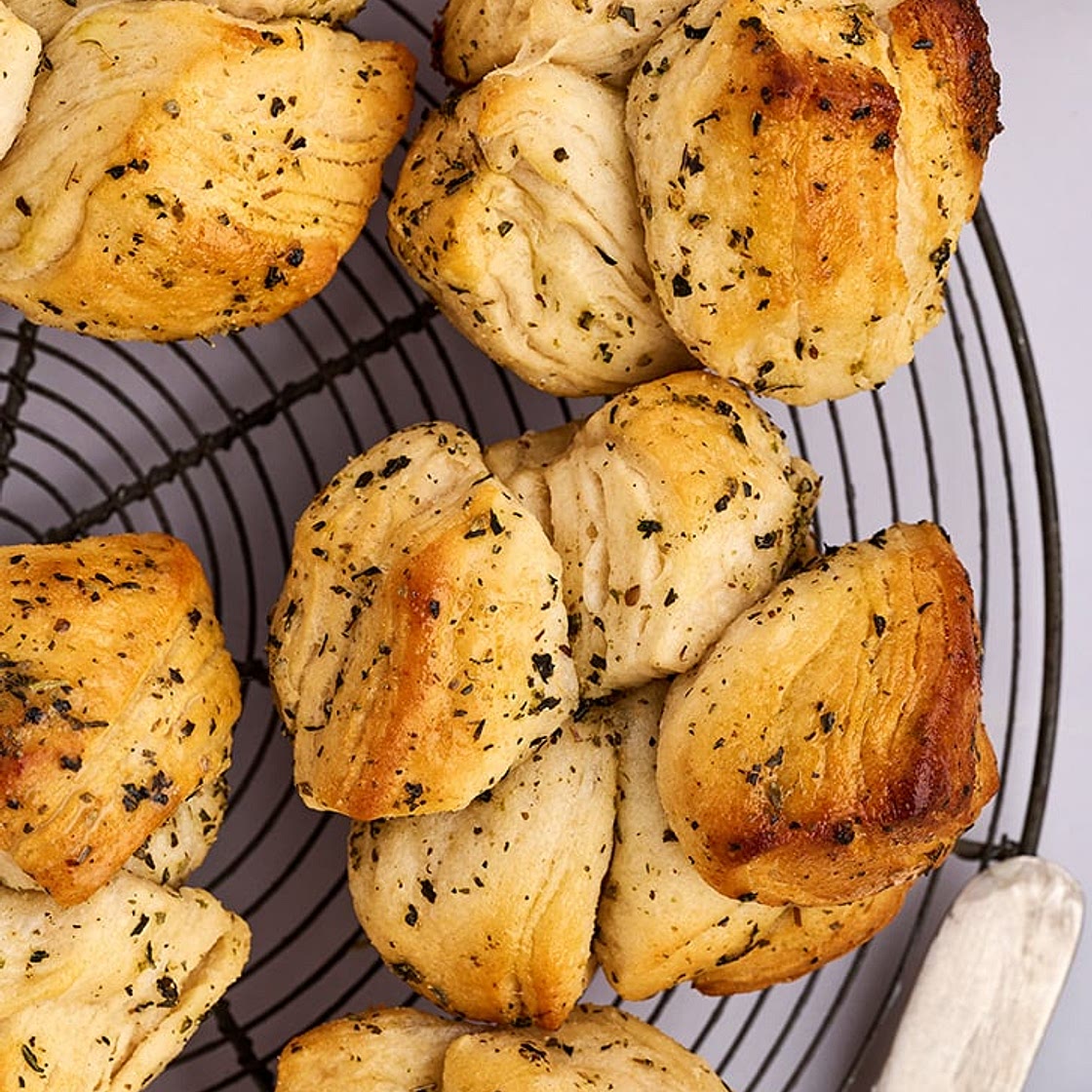 Shortcut Garlic Herb Pull-Apart Rolls