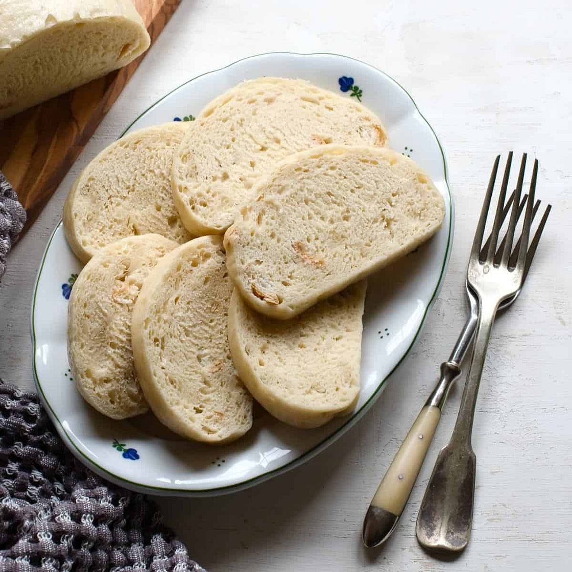 Houskové knedlíky – Czech Bread Dumplings