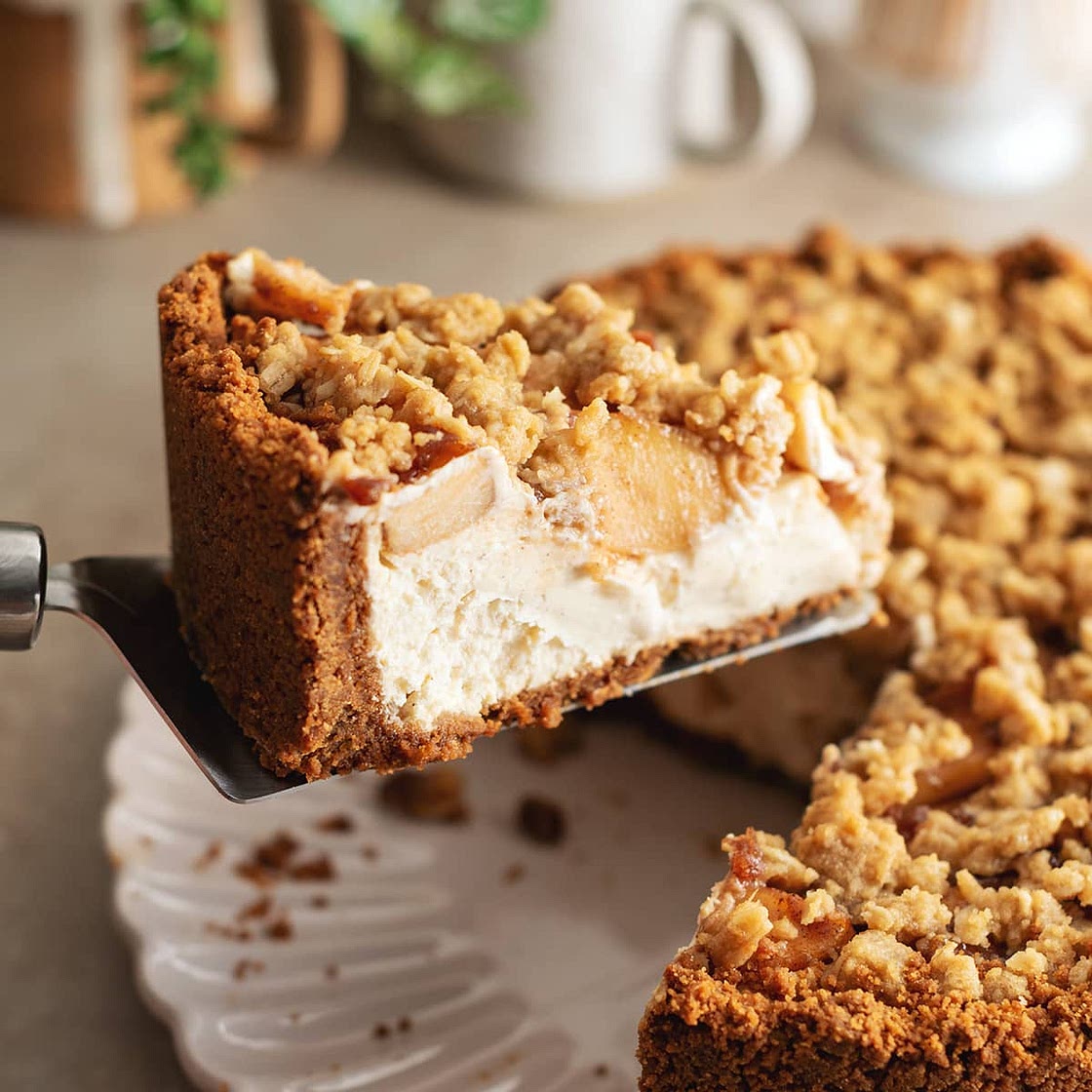 Apple Crumble Cheesecake