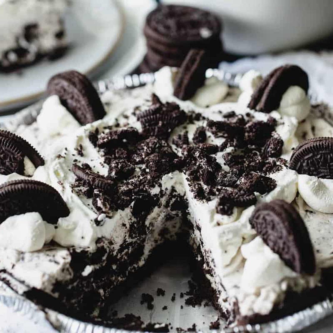 No Bake Oreo Cheesecake Pie
