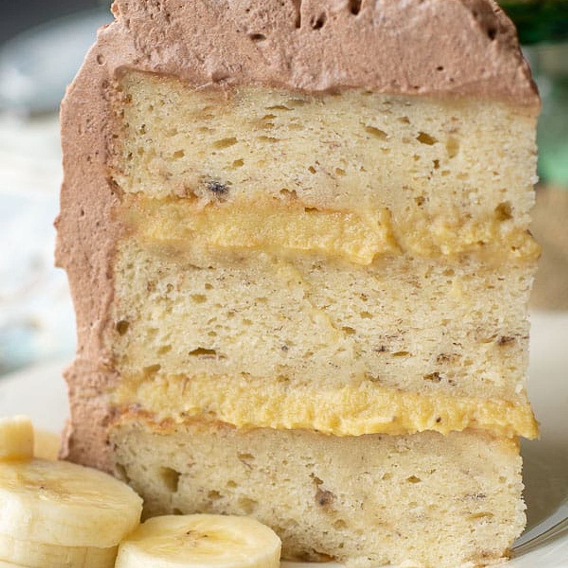 Fluffy Banana Cake with Banana Filling