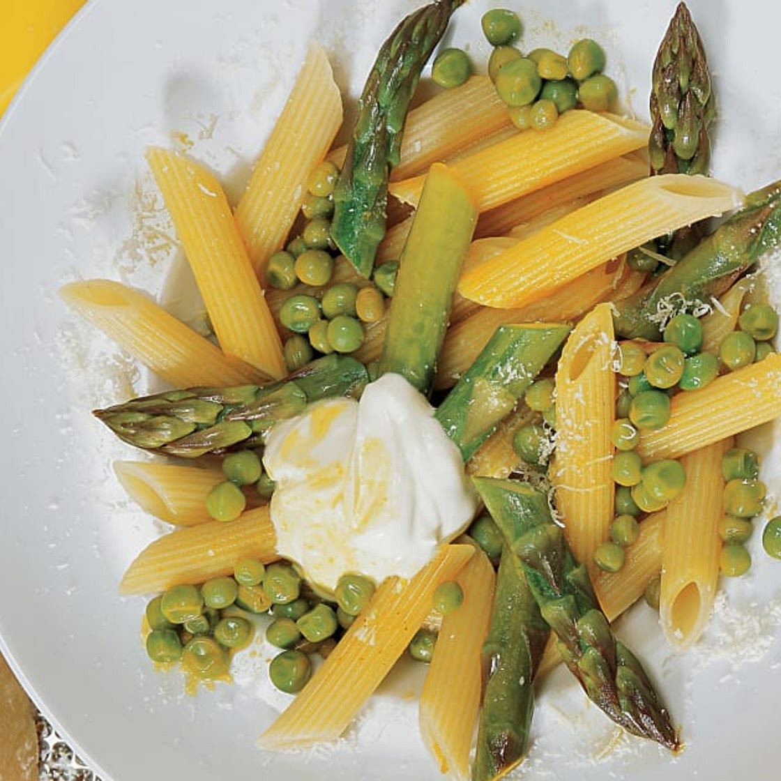 Pasta mit Spargel-Erbsen-Sauce