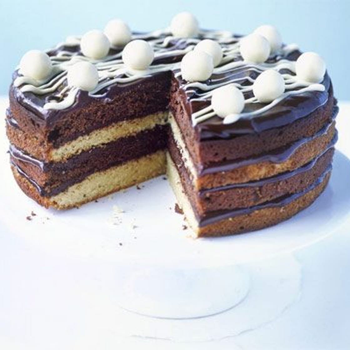 White & dark chocolate cake