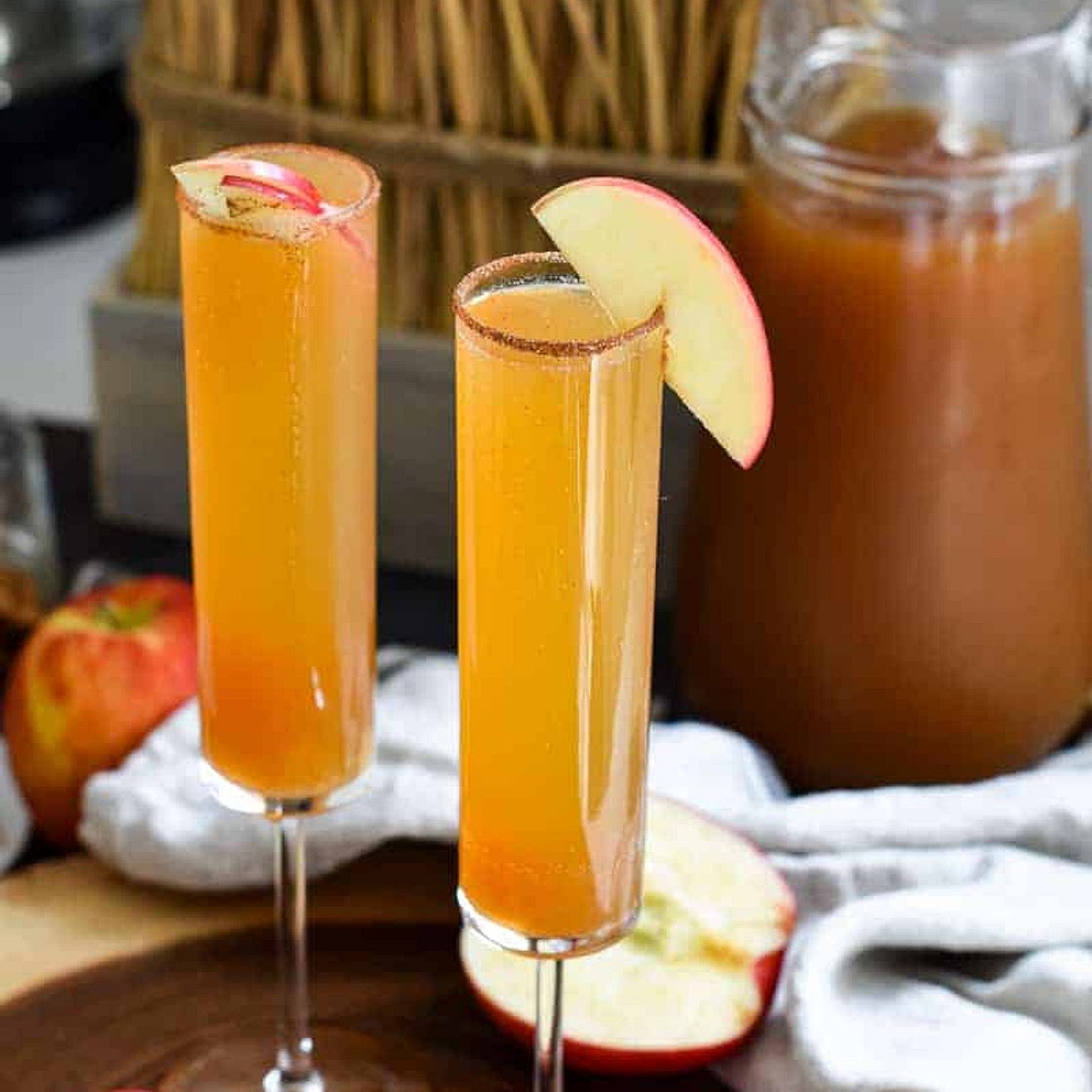 Apple Cider Mimosas (Apple Cider Champagne Cocktail)