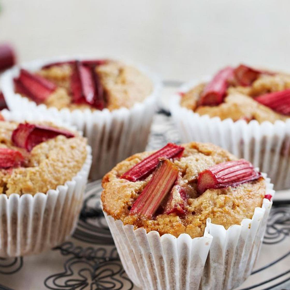 Rhubarb bran muffins