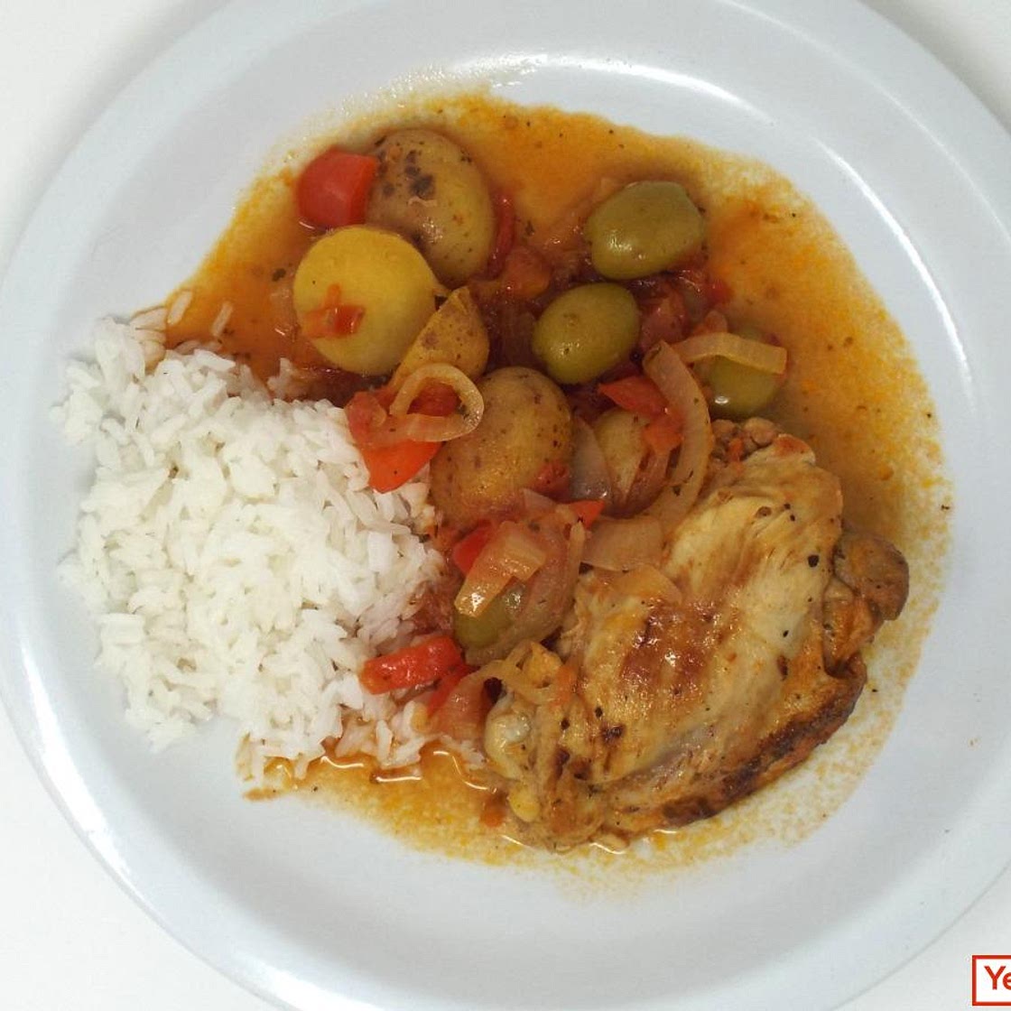 Fricase de pollo (Cuban Chicken Fricassee)